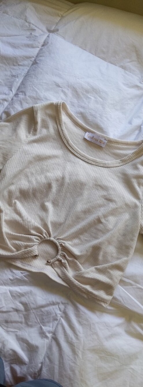 Ribbed Ring-Front Crop Top in Cream